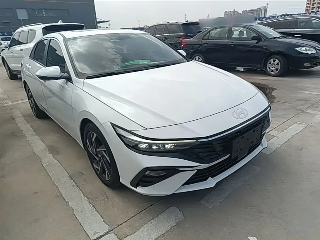 Hyundai Elantra — фото 6