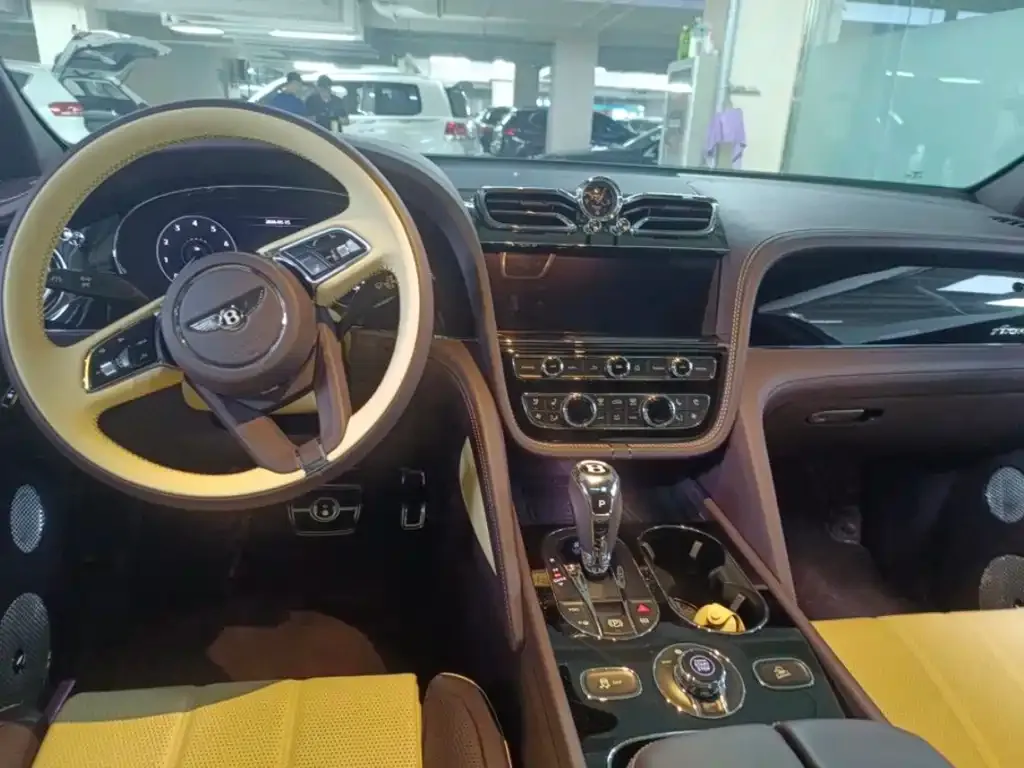 Bentley Bentayga 2023 из CN, фото 5