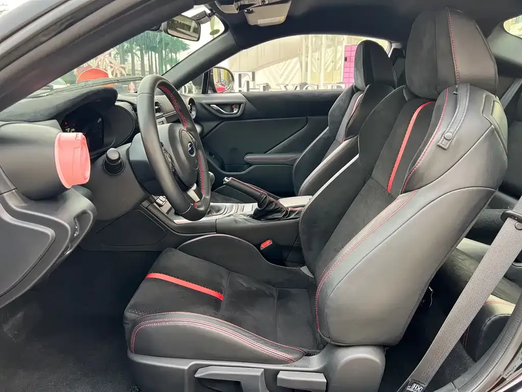 Subaru BRZ 2023 из CN, фото 2