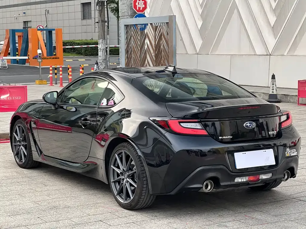 Subaru BRZ 2023 из CN, фото 4