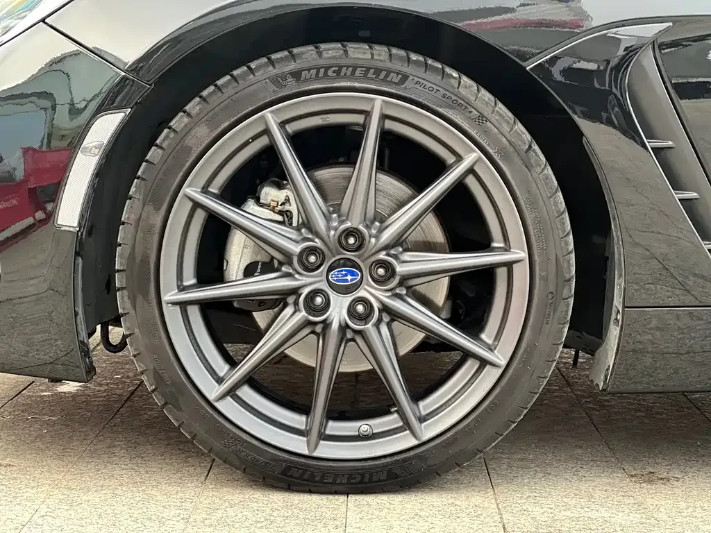 Subaru BRZ 2023 из CN, фото 9