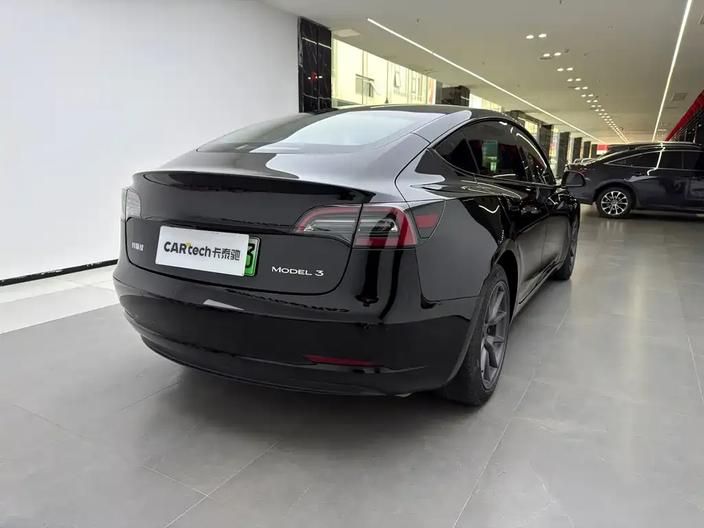Tesla Model 3 — фото 4