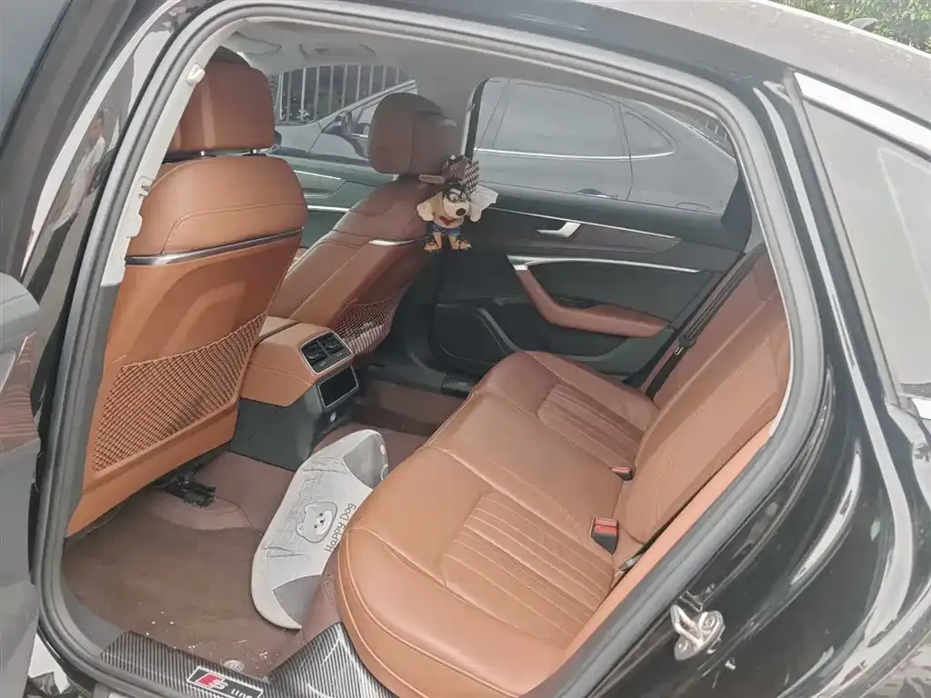 Audi A6L 2021 из CN, фото 4