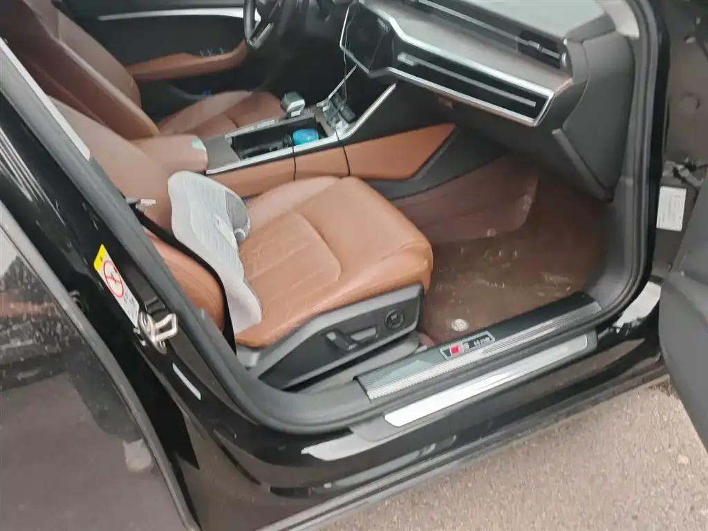 Audi A6L 2021 из CN, фото 5