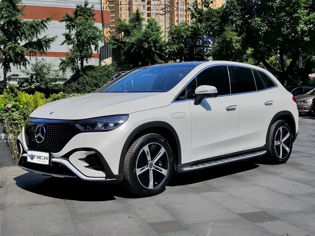 Mercedes-Benz EQE SUV