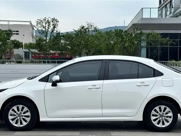 Toyota Corolla 2022 из CN, фото 10