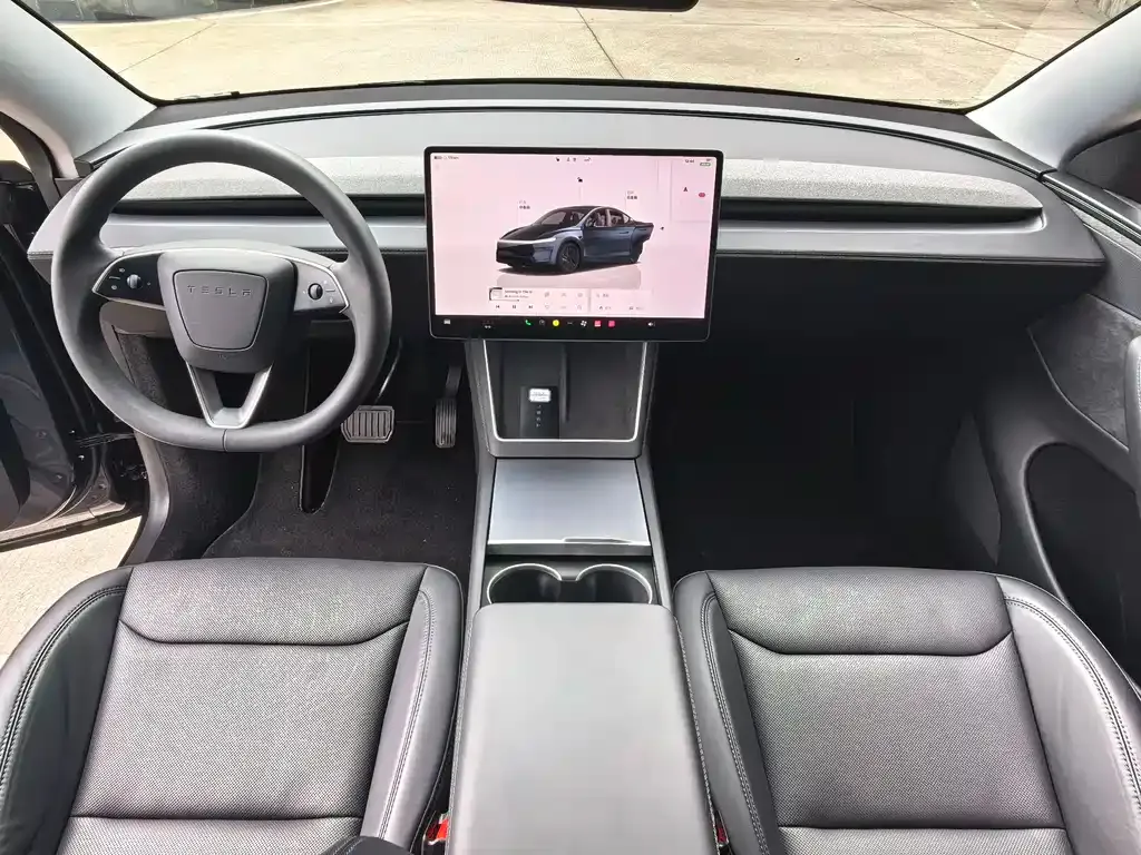 Tesla Model Y — фото 8