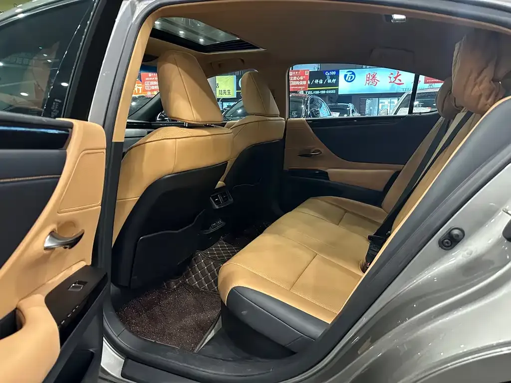 Lexus ES 2023 из CN, фото 7