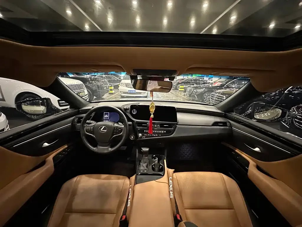 Lexus ES 2023 из CN, фото 2