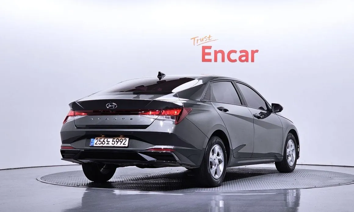 Hyundai AVANTE — фото 3