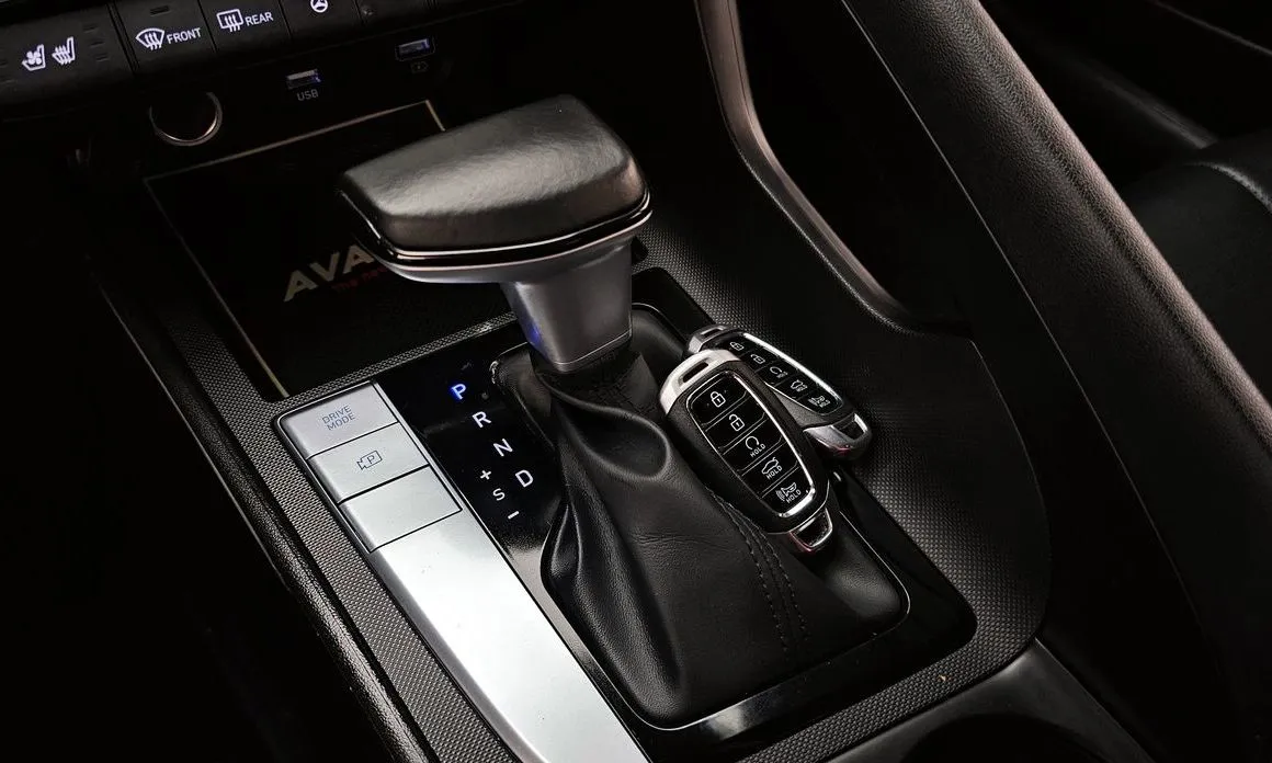 Hyundai AVANTE — фото 2