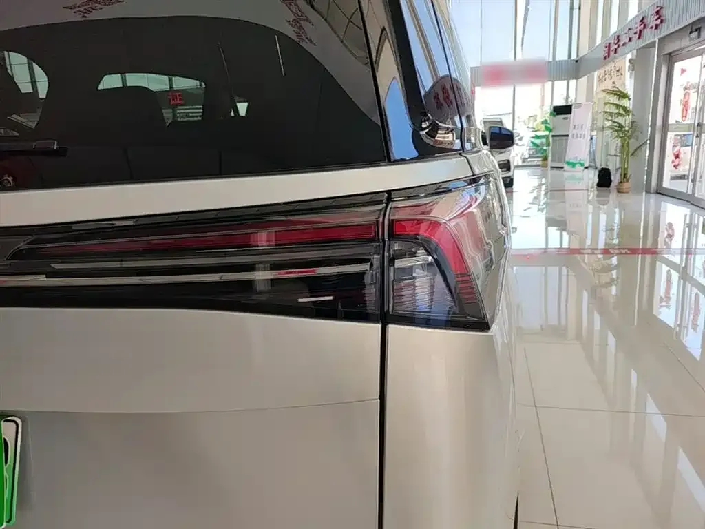 Buick GL8 Hybrid 2025 из CN, фото 5
