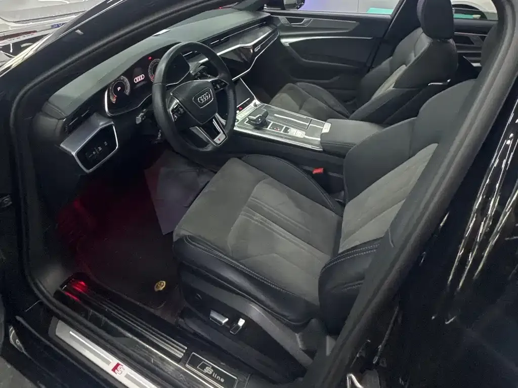Audi A6L 2023 из CN, фото 4