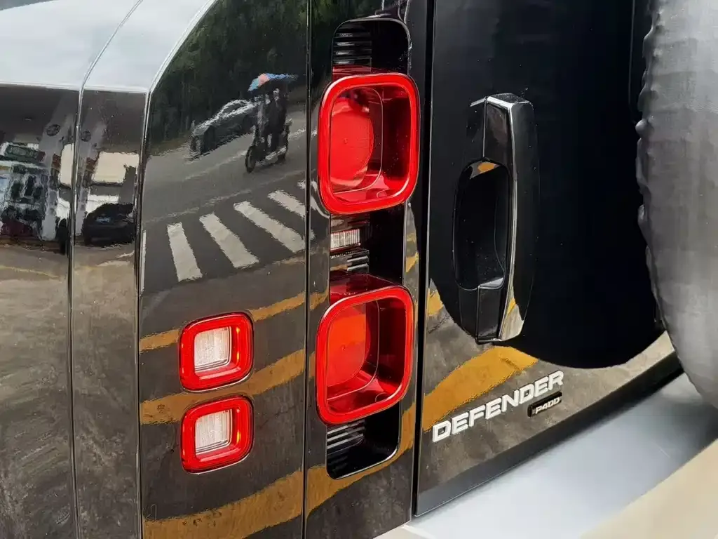 Land Rover Defender 2023 из CN, фото 2