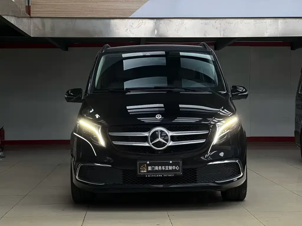 Mercedes-Benz V-Class 2023 из CN, фото 3