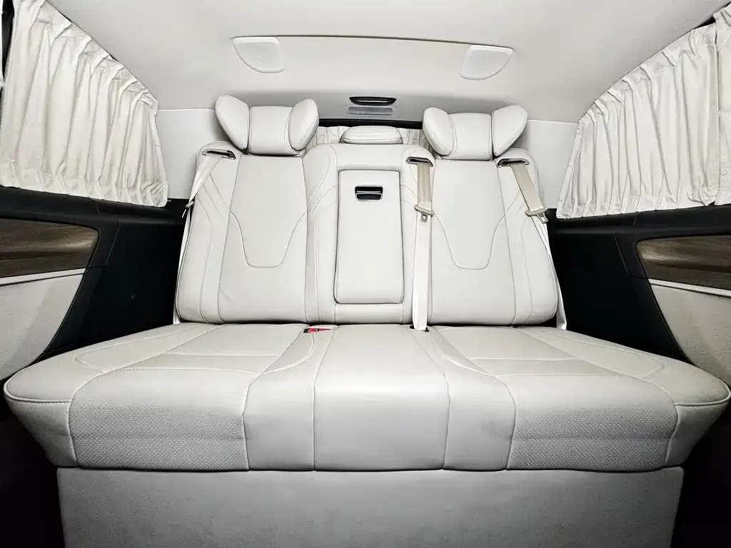 Mercedes-Benz V-Class 2023 из CN, фото 5