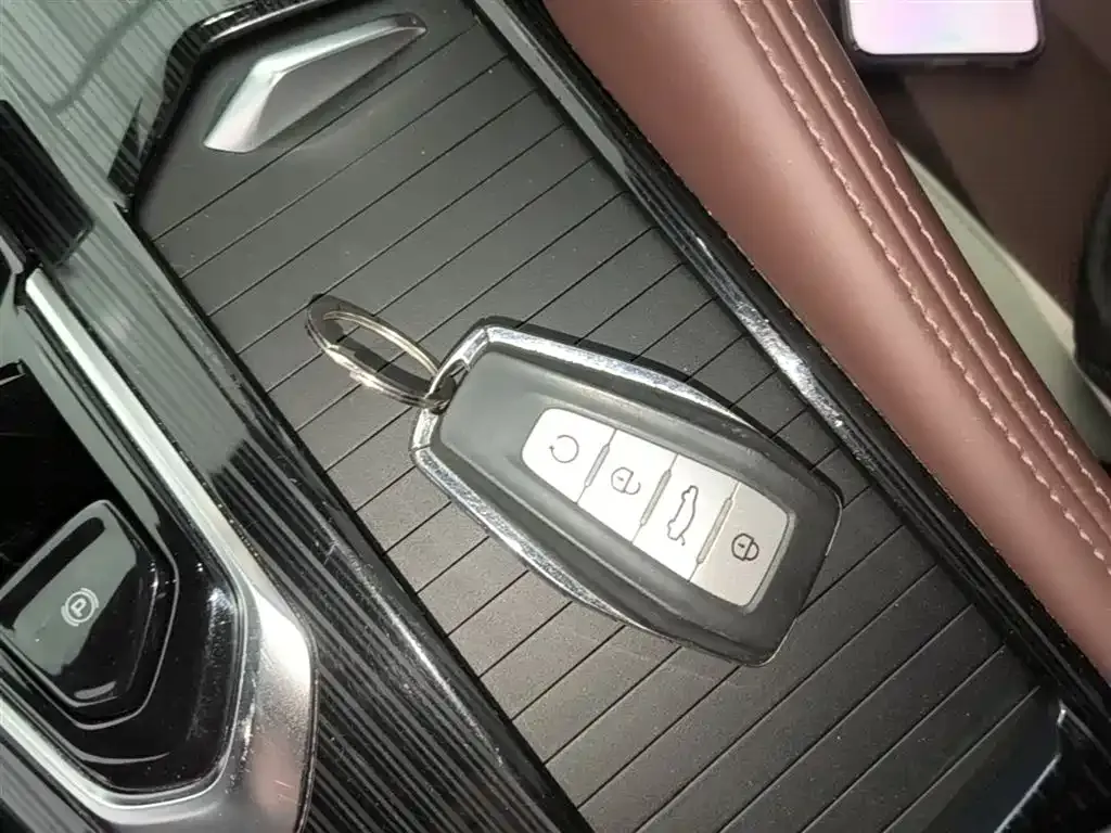 Geely Xingyue L 2022 из CN, фото 3