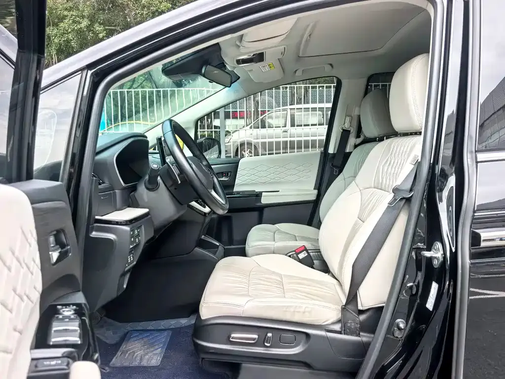 Honda Elysion 2024 из CN, фото 2
