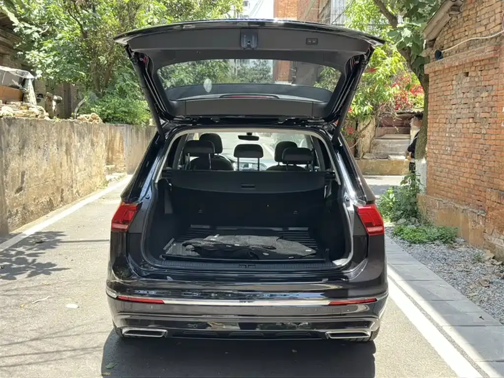 Volkswagen Tiguan L 2021 из CN, фото 2