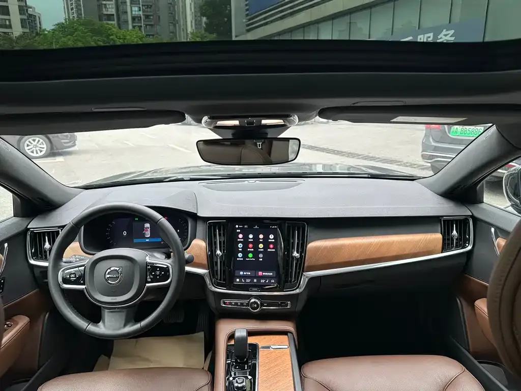 Volvo S90 2024 из CN, фото 2