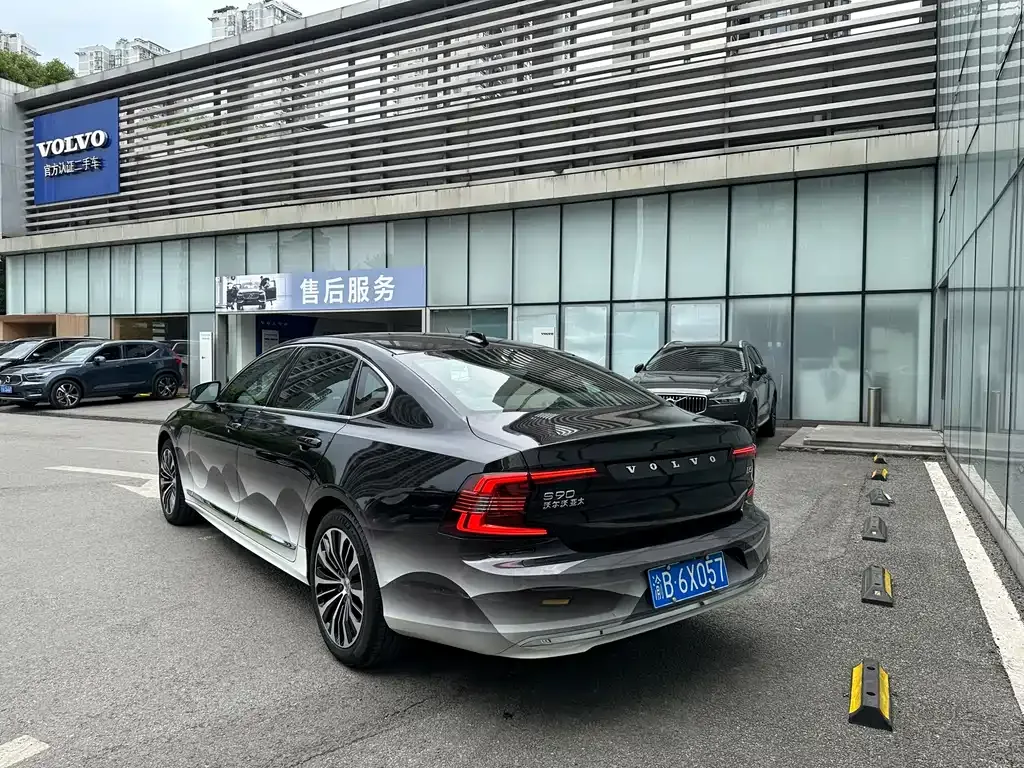 Volvo S90 2024 из CN, фото 9