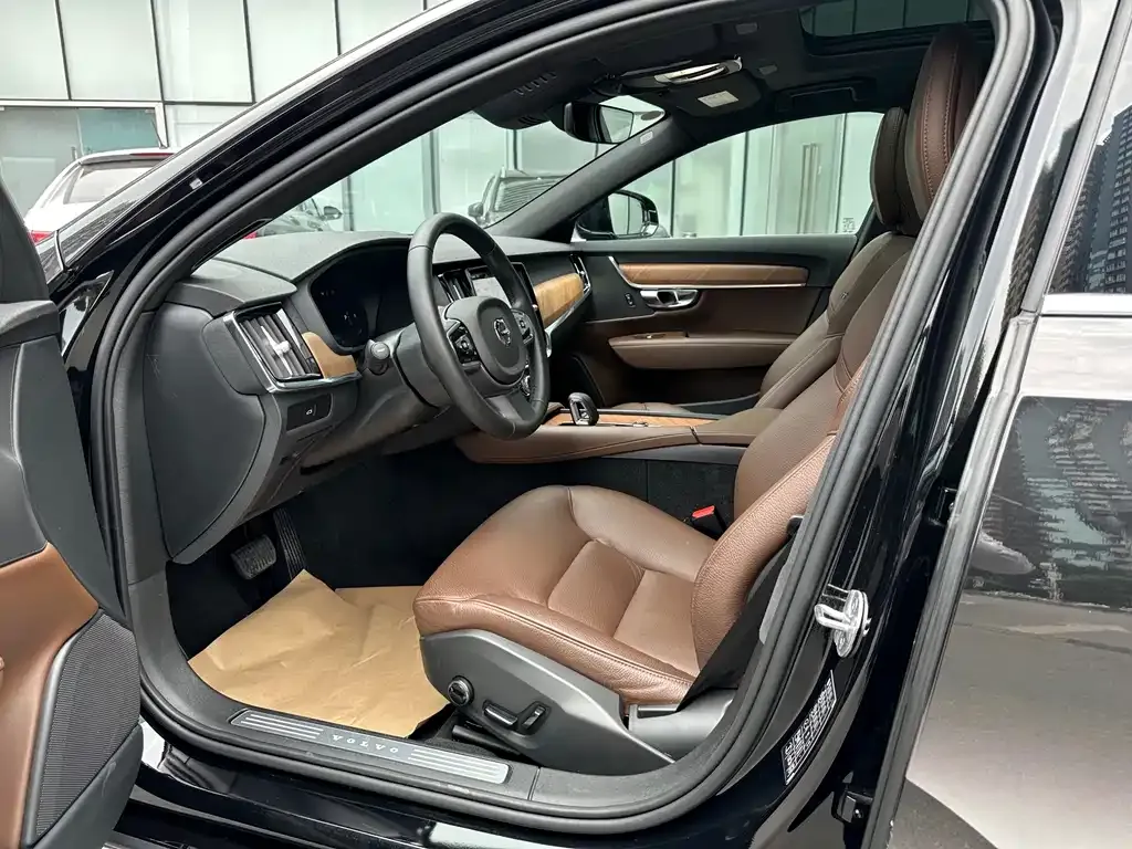 Volvo S90 2024 из CN, фото 7