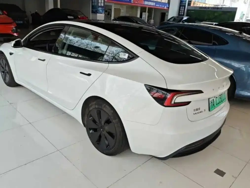 Tesla Model 3 — фото 3