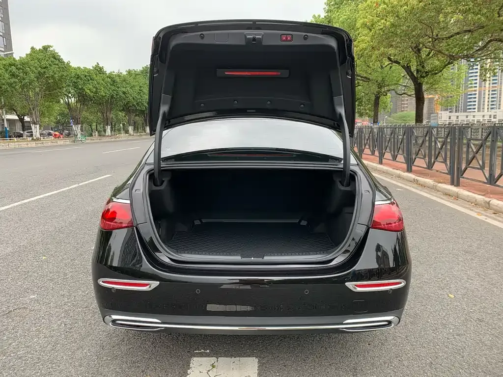 Mercedes-Benz E-Class 2024 из CN, фото 6