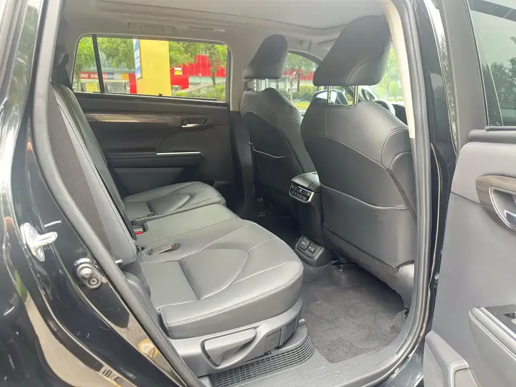Toyota Highlander 2021 из CN, фото 2