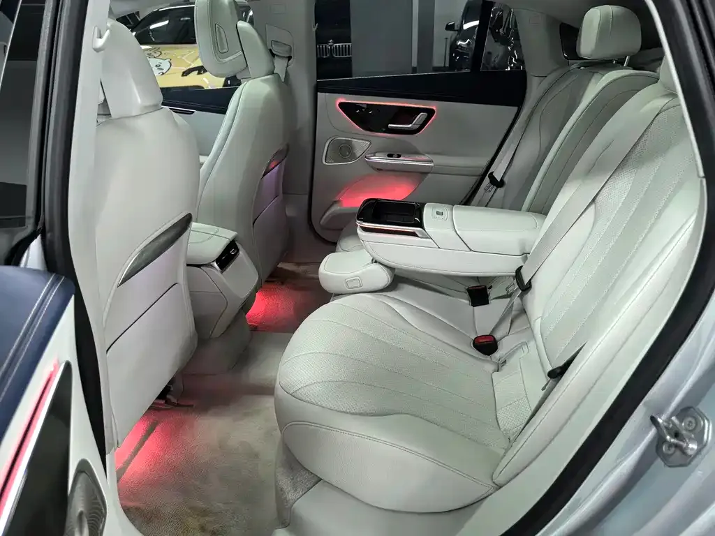 Mercedes-Benz EQE 2023 из CN, фото 7