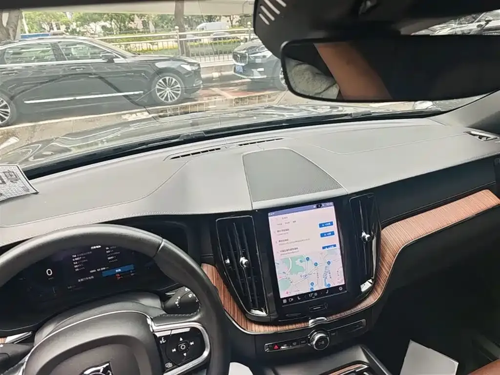 Volvo XC60 PHEV 2021 из CN, фото 8