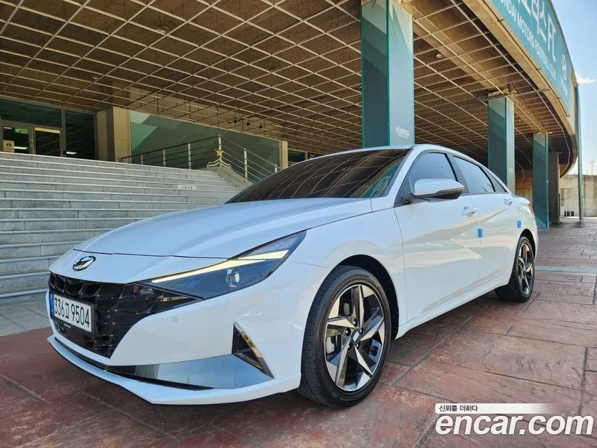 Hyundai AVANTE — фото 1