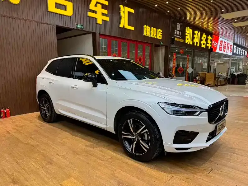 Volvo XC60 2021 из CN, фото 2