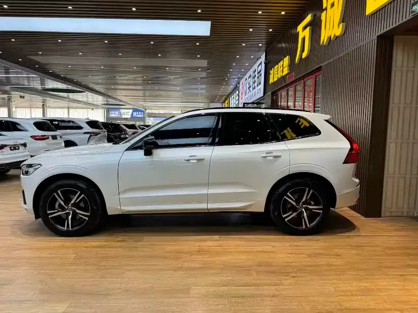 Volvo XC60 2021 из CN, фото 4