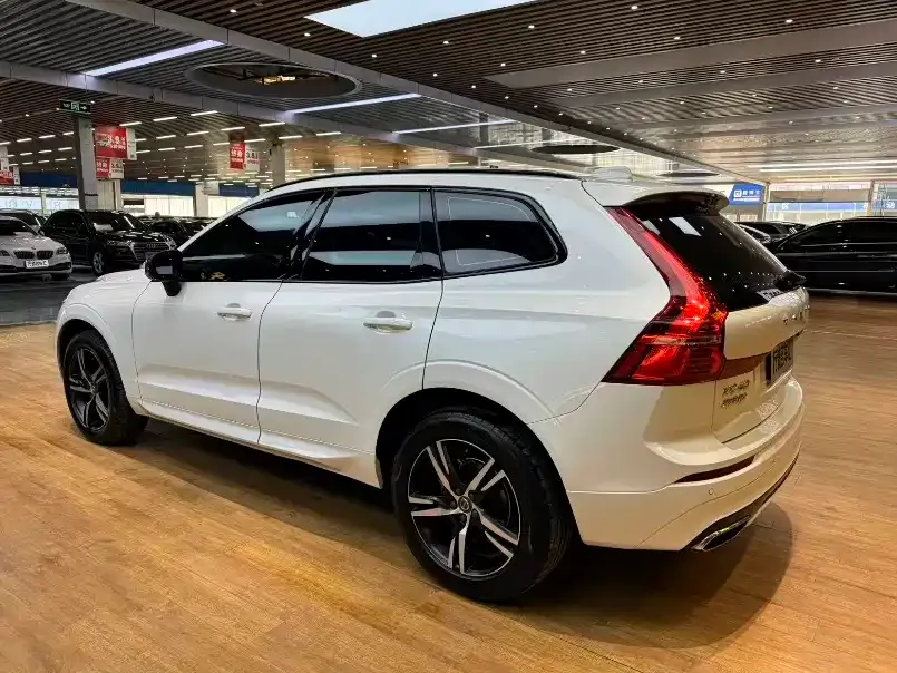 Volvo XC60 2021 из CN, фото 9