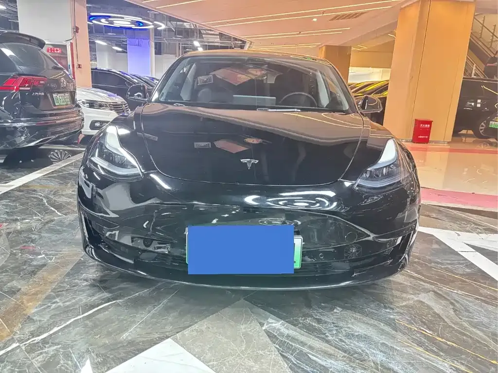 Tesla Model 3 — фото 9