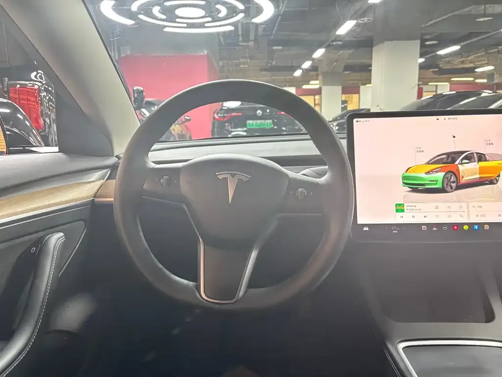 Tesla Model 3 — фото 4