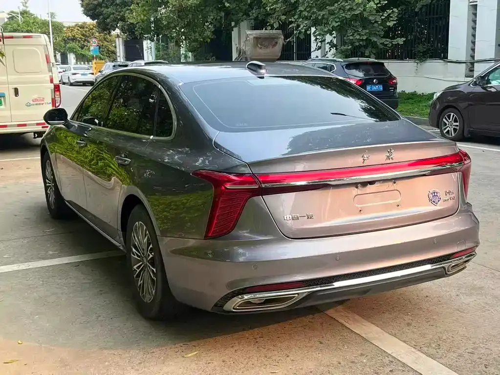 Hongqi H5 — фото 4