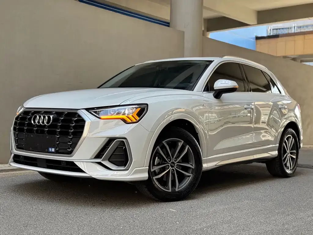 Audi Q3 2023 из CN, фото 1