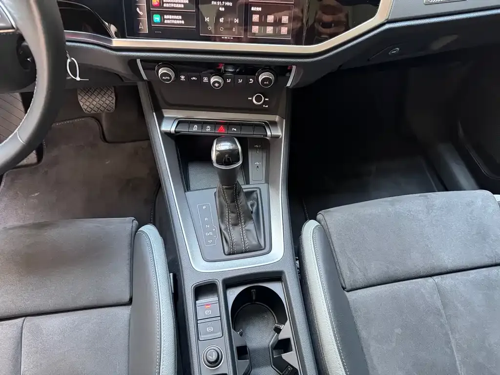 Audi Q3 2023 из CN, фото 3