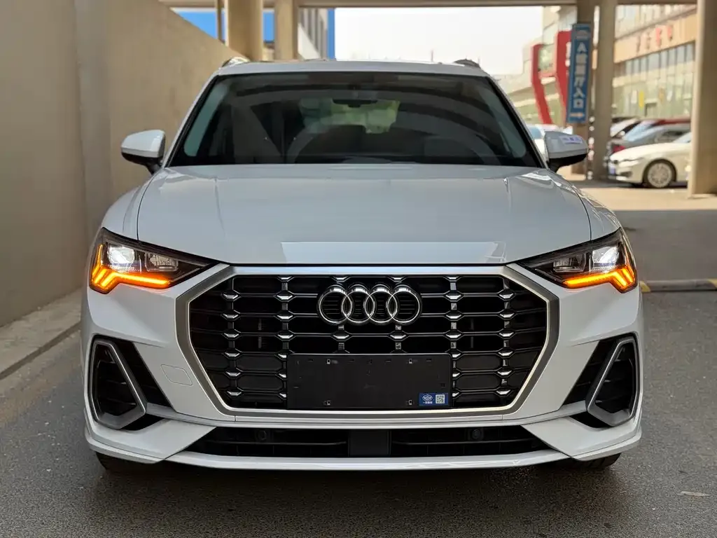 Audi Q3 2023 из CN, фото 4