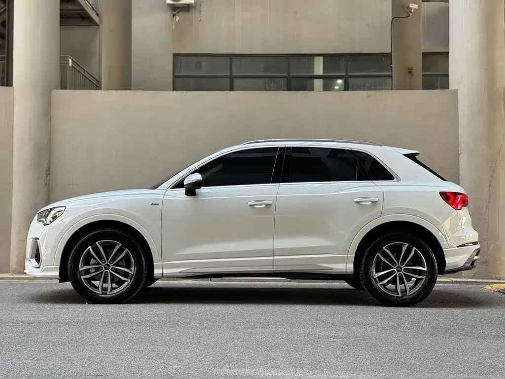 Audi Q3 2023 из CN, фото 5