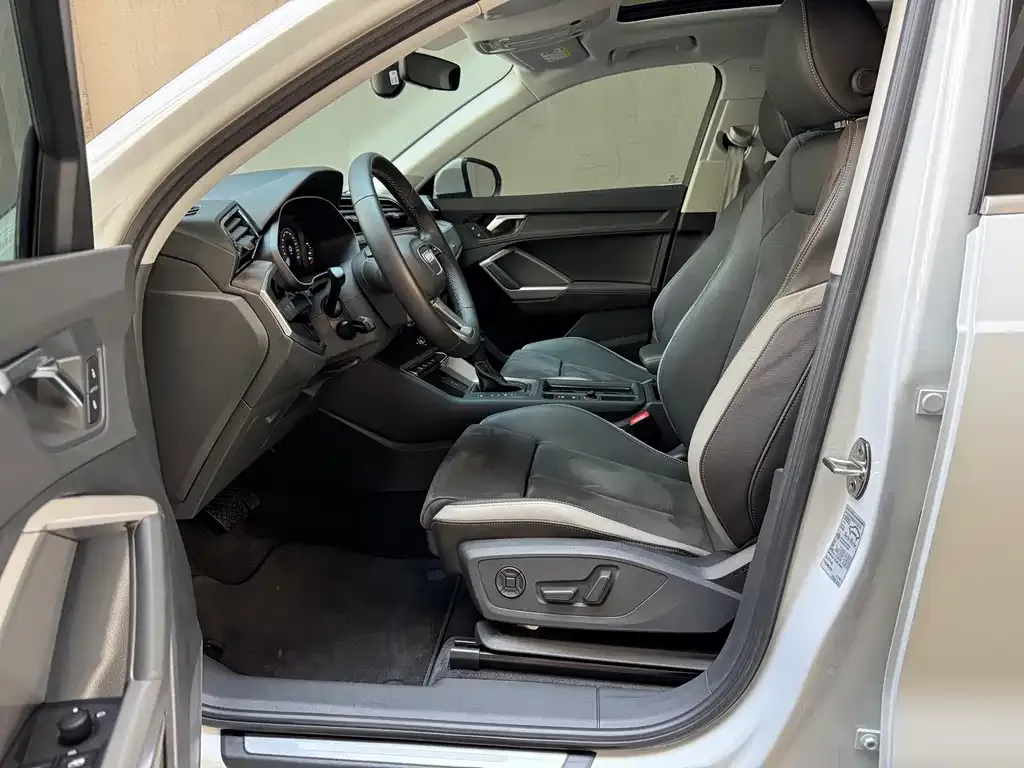 Audi Q3 2023 из CN, фото 10