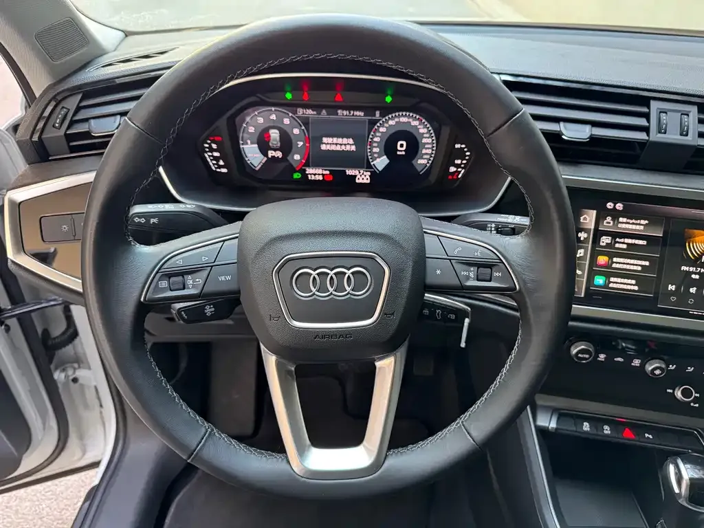 Audi Q3 2023 из CN, фото 8