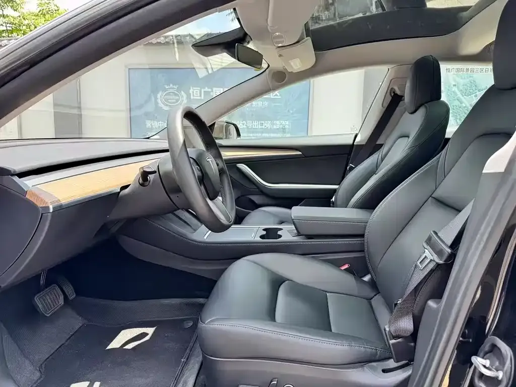 Tesla Model 3 — фото 5