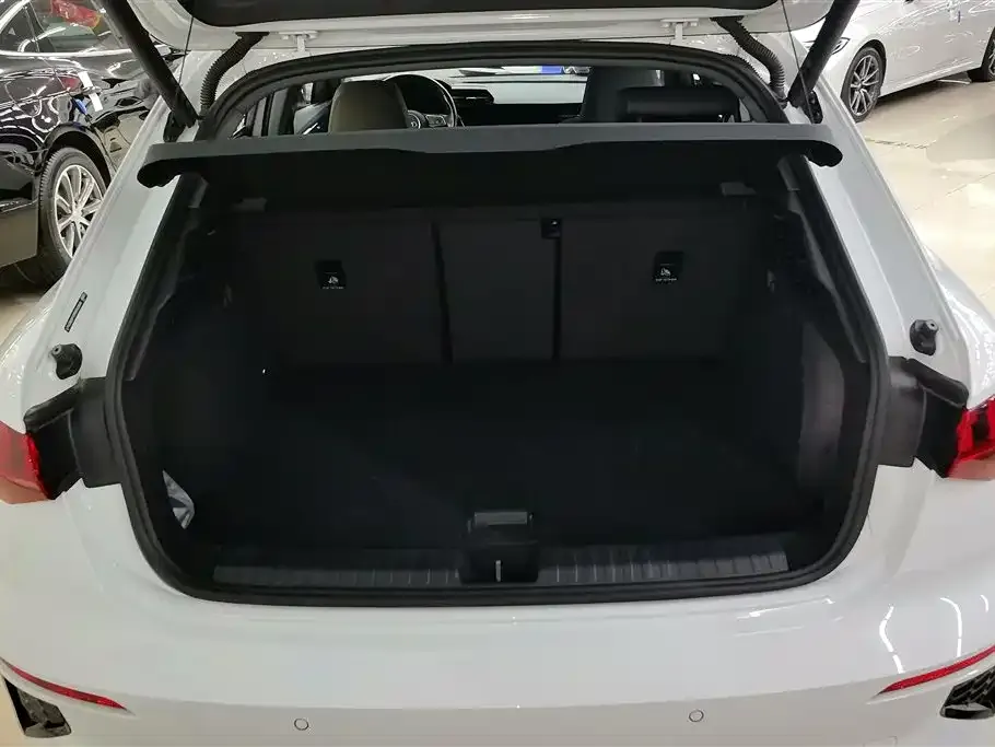 Audi A3 2024 из CN, фото 2