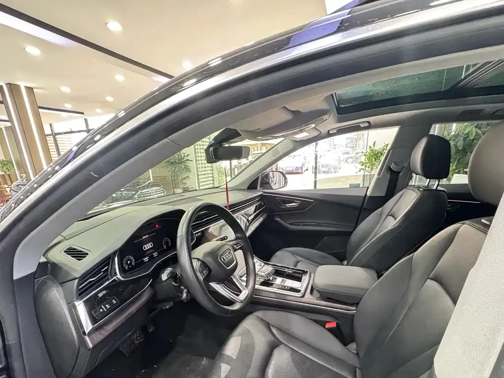 Audi Q8 2022 из CN, фото 8