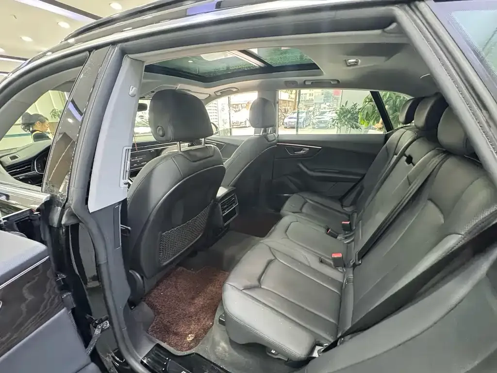 Audi Q8 2022 из CN, фото 4