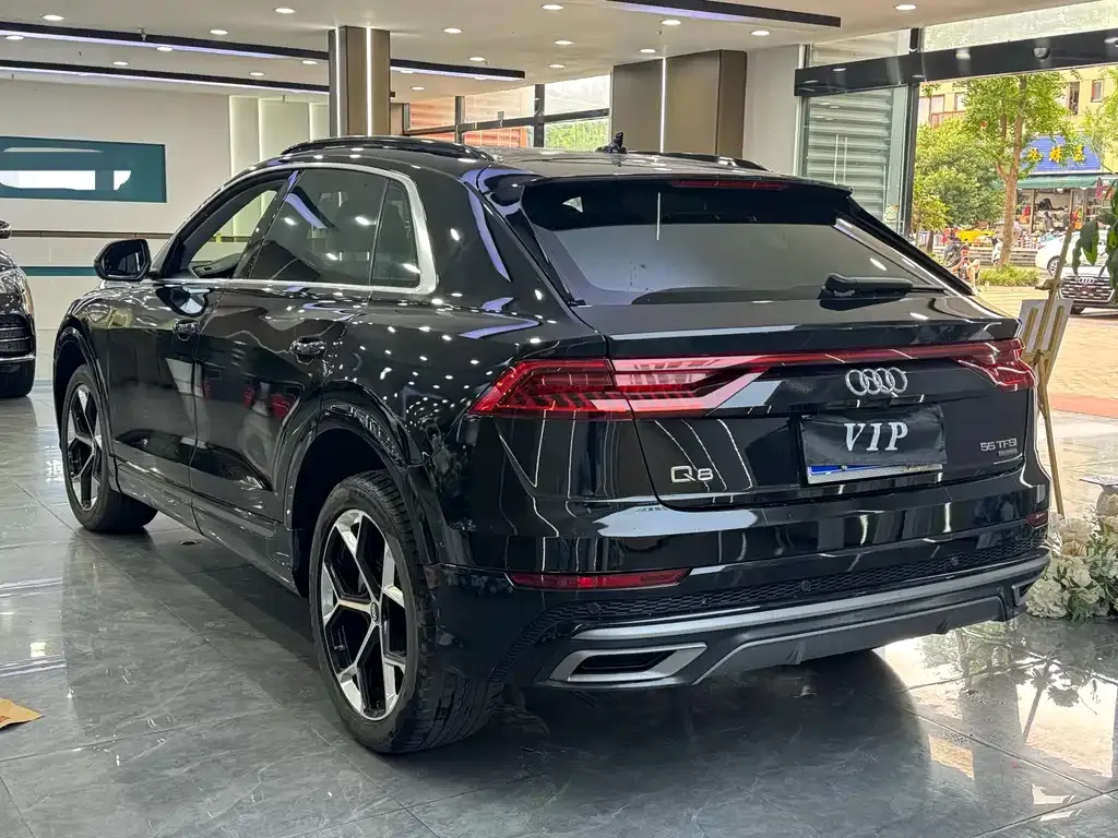 Audi Q8 2022 из CN, фото 3