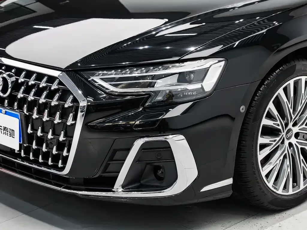 Audi A8 — фото 10